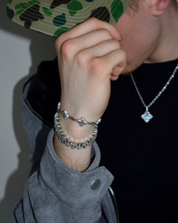 Icy Clover Bracelet - clear