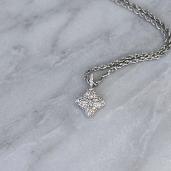 Icy Clover Chain - clear