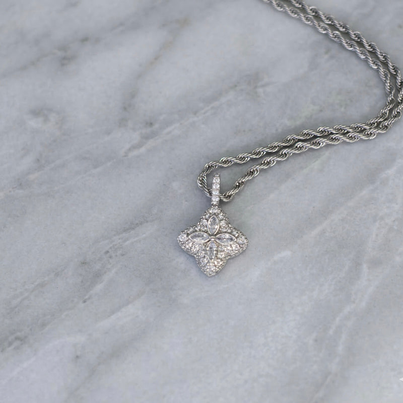 Icy Clover Chain - clear