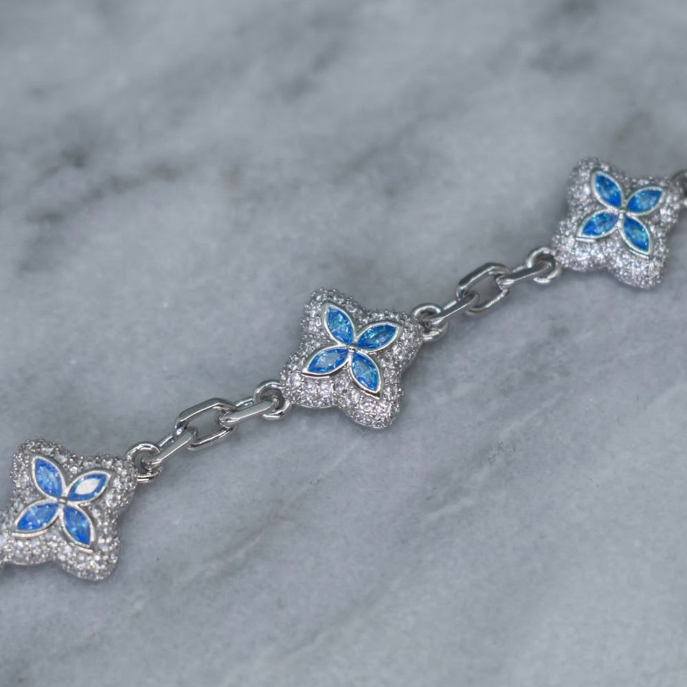 Icy Clover Bracelet - ice blue