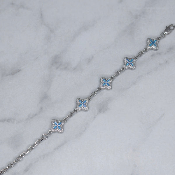 Icy Clover Bracelet - ice blue