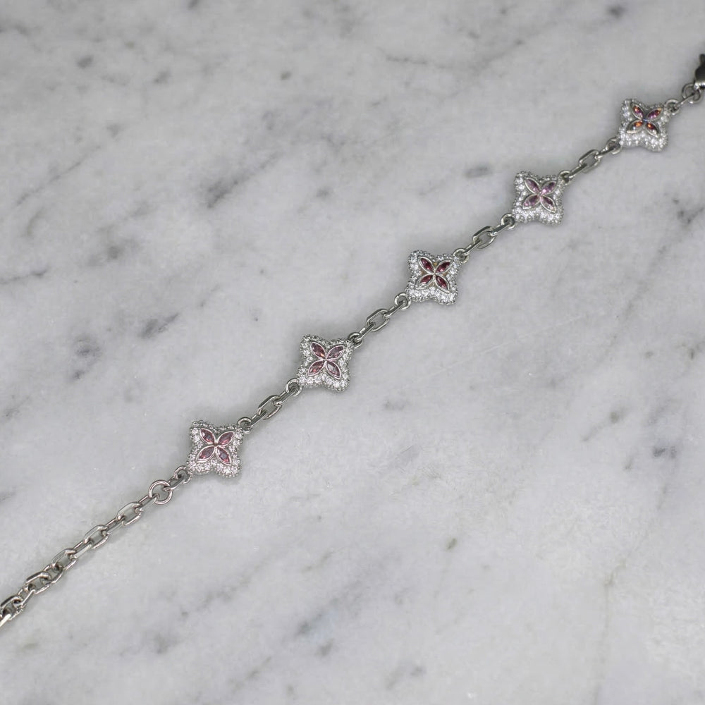 Icy Clover Bracelet - magnolia