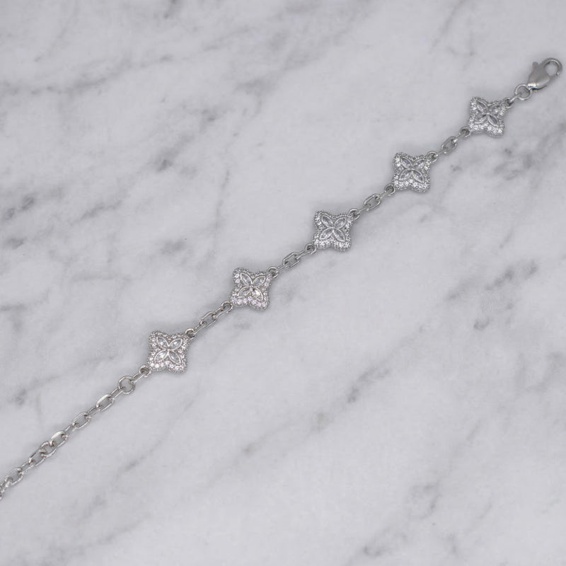Icy Clover Bracelet - clear